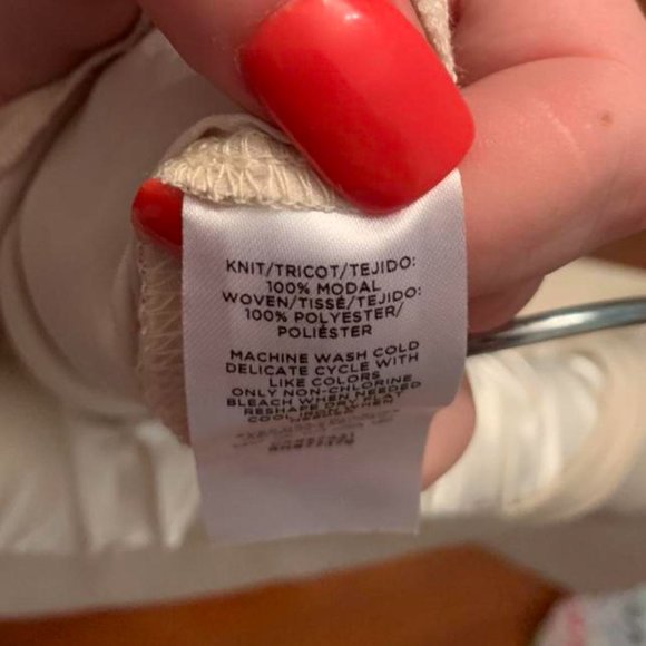 Silky, satiny ANN TAYLOR scoop neck cream-colored blouse - Picture 2 of 4